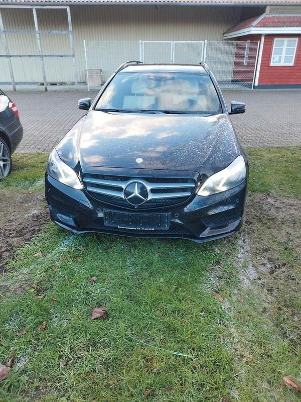 Gebraucht Mercedes E350 Elegance 258 PS (189 kW) 2014 Schwarz Kombi