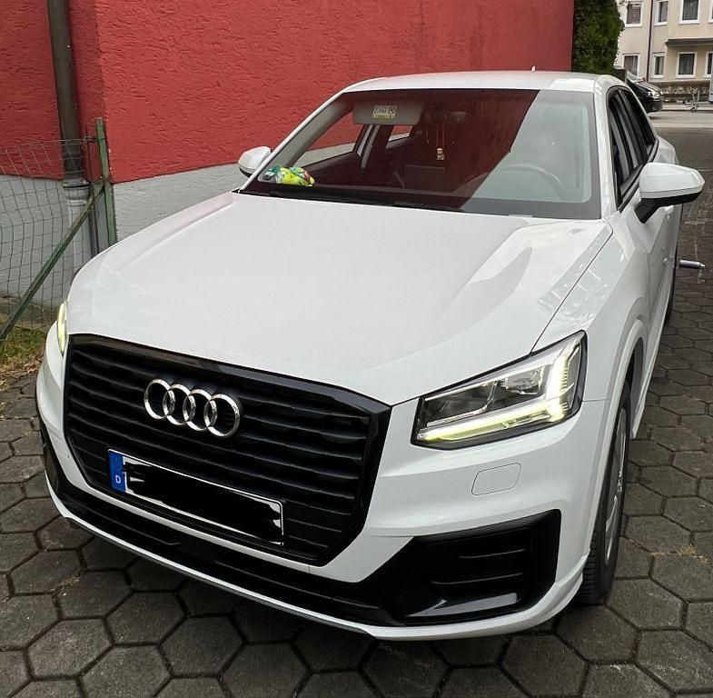 Weiß Gebraucht 2018 Audi Q2 Design SUV | 15.999 € (Guter Preis) - Bild 1/4