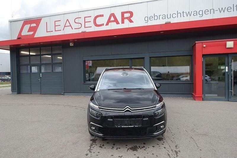 Grau Gebraucht 2021 Citroën C4 SpaceTourer Shine Van / Kleinbus | 11.388 € (Superpreis) - Bild 1/4
