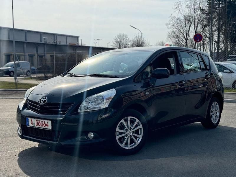 Gebraucht Toyota Verso Edition 147 PS (108 kW) 2012 Schwarz Van / Kleinbus