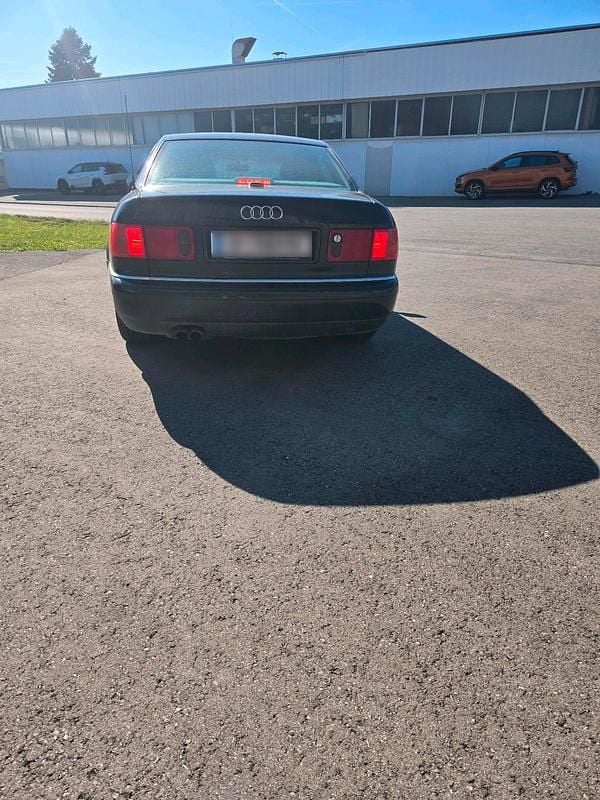 Second-hand Audi A8 310 CP (228 kW) 2000 Negru Berlinǎ