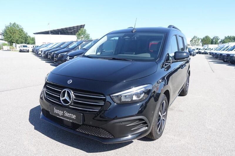Loparitschwarz metallic Gebraucht 2025 Mercedes T180 Progressive Van / Kleinbus | 32.900 € (Teuer) - Bild 1/4