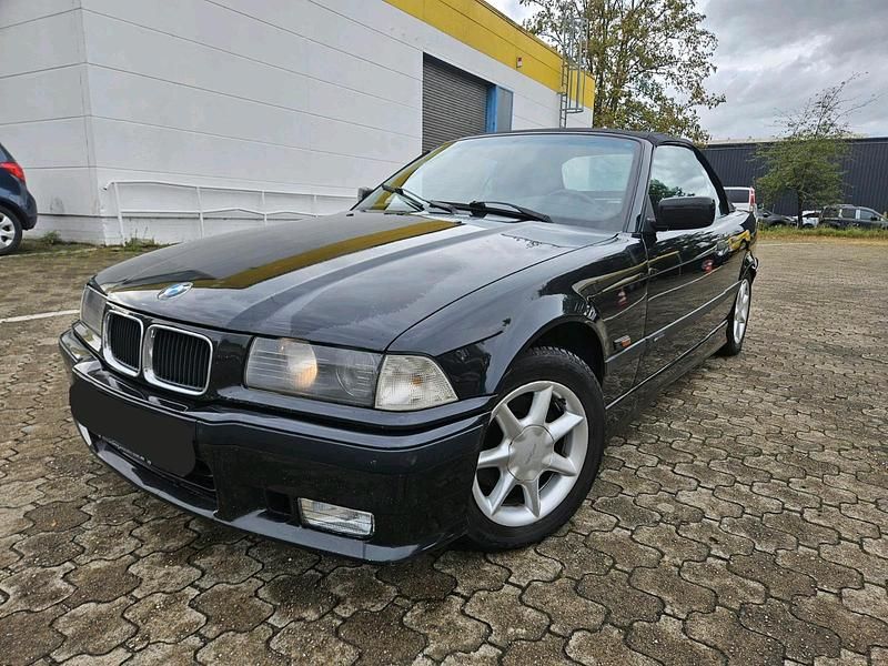 Schwarz Gebraucht 1995 BMW 318 Cabriolet M Sport Cabrio | 4.999 € - Bild 1/4