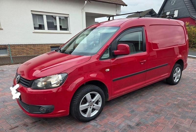 Rot Gebraucht 2013 VW Caddy Maxi Van / Kleinbus | 12.000 € (Teuer) - Bild 1/4