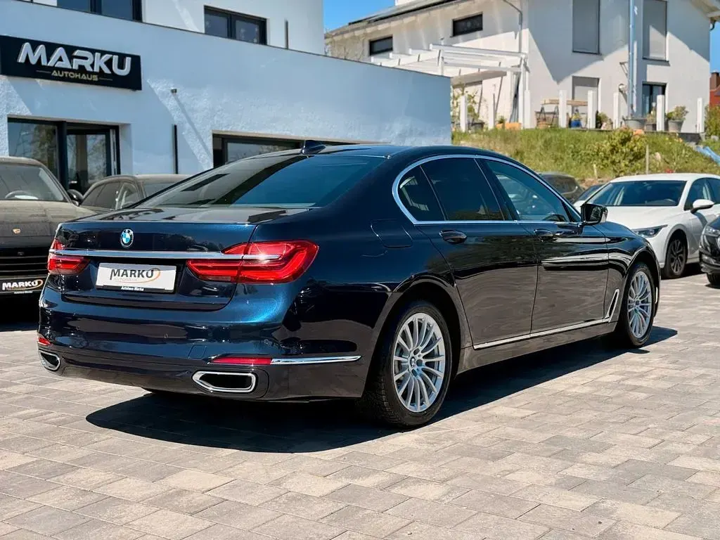 Second-hand BMW 730 265 CP (194 kW) 2017 Albastru Berlinǎ