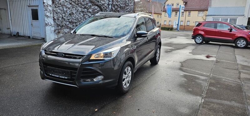 Grau Gebraucht 2015 Ford Kuga Titanium SUV | 12.500 € (Fairer Preis) - Bild 1/4
