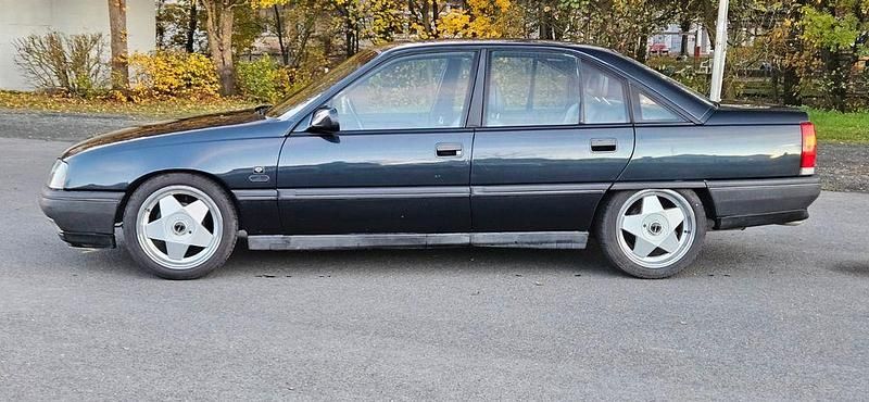 Gebraucht Opel Omega 114 PS (83 kW) 1989 Blau Limousine