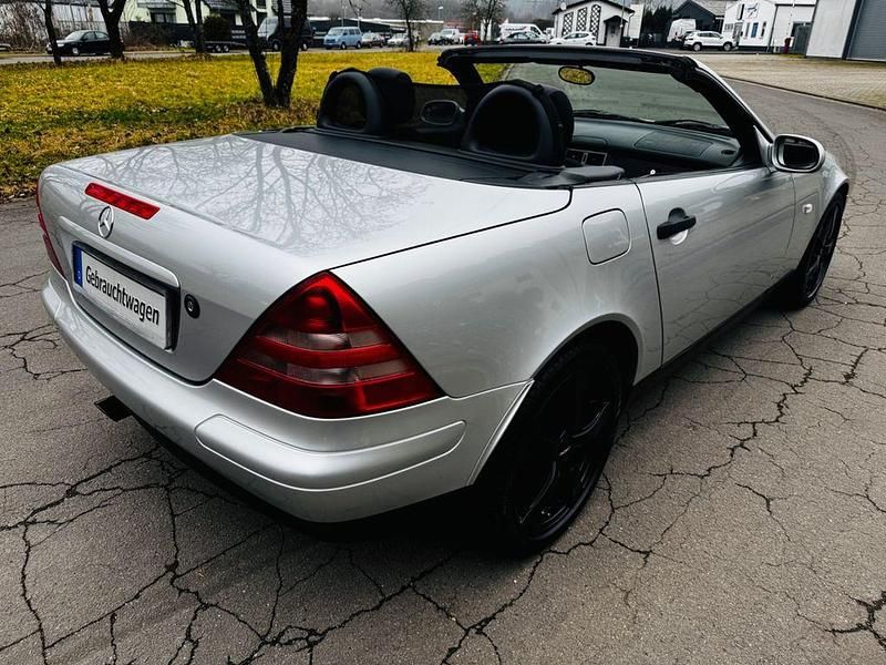 Gebraucht Mercedes SLK200 136 PS (100 kW) 1999 Silber Cabrio