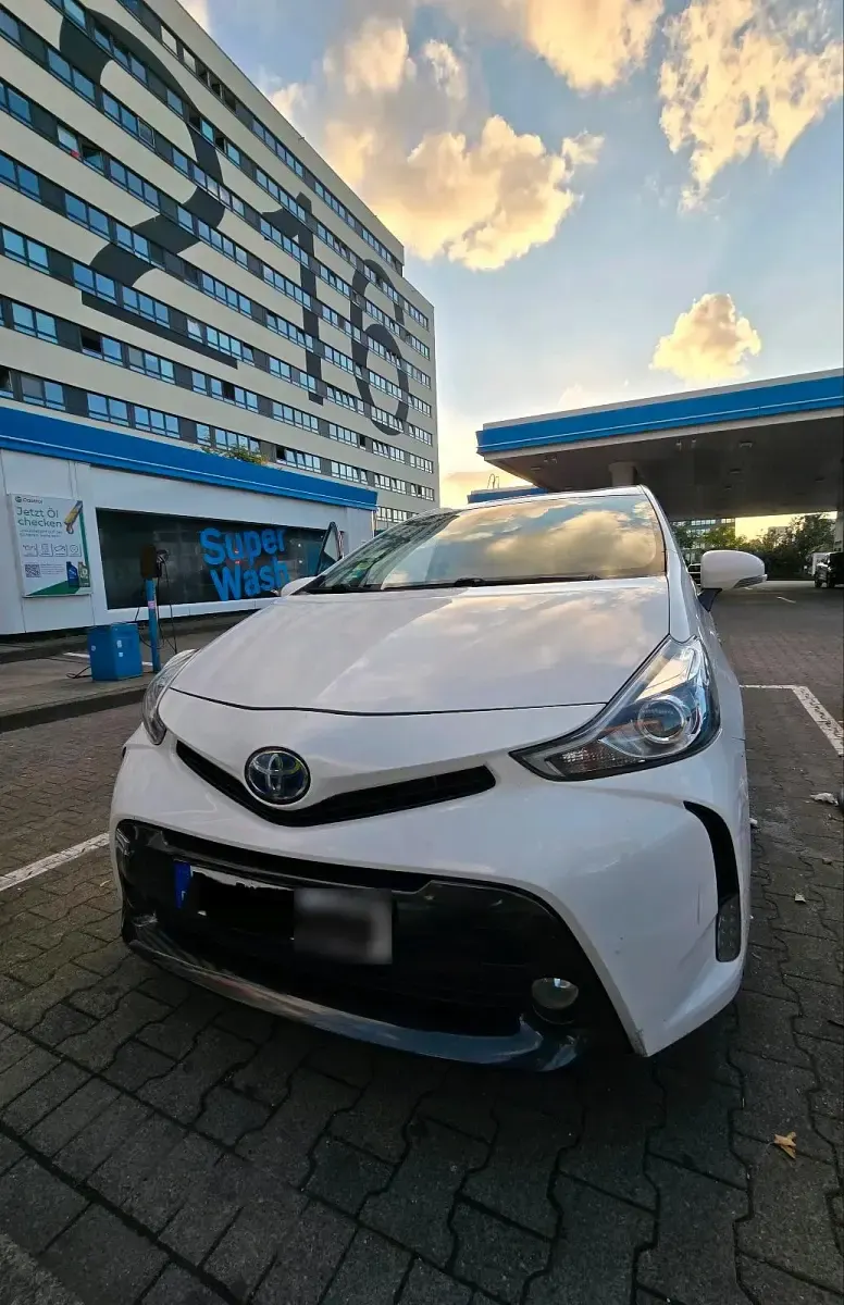 Gebraucht Toyota Prius+ Plus 132 PS (97 kW) 2019 Weiß Van / Kleinbus