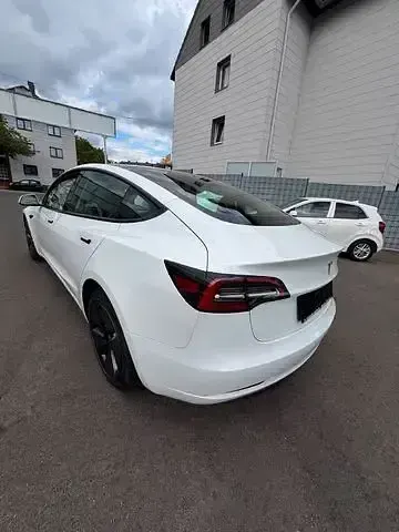 Gebraucht Tesla Model 3 RWD 208 kW (283 PS) 2023 Weiß Limousine