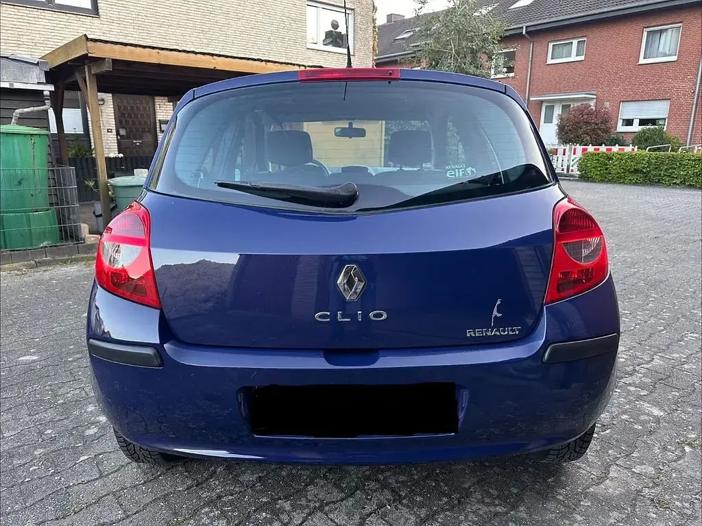 Używany Renault Clio II Rip Curl 75 KM (55 kW) 2006 Niebieski Sedan/Limuzyna