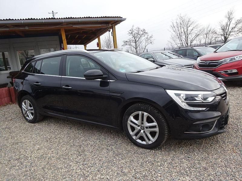 Gebraucht Renault Mégane IV Business 132 PS (97 kW) 2018 Schwarz Limousine