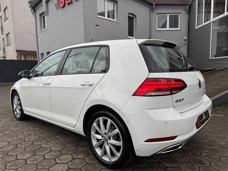 Gebraucht VW Golf VII Highline 150 PS (110 kW) 2017 Weiß Limousine