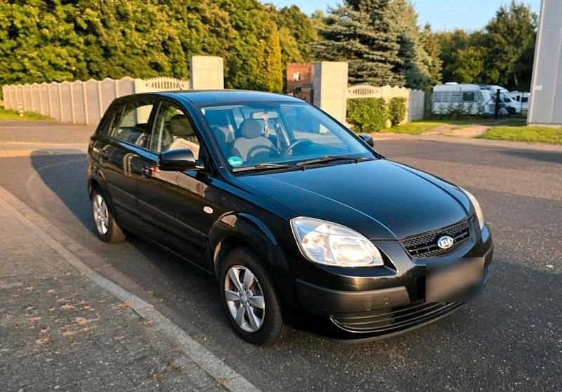 Second-hand Kia Rio 97 CP (71 kW) 2009 Negru Berlinǎ
