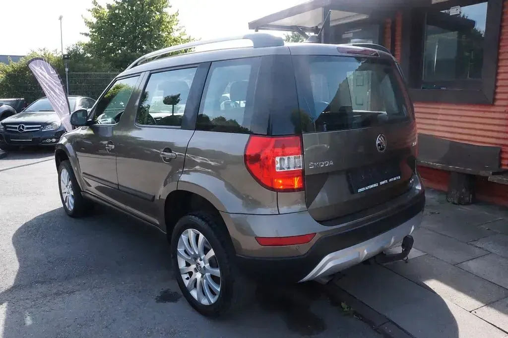 Gebraucht Skoda Yeti 140 PS (102 kW) 2014 Braun SUV