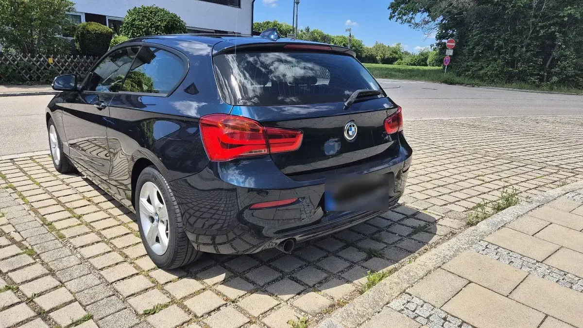 Gebraucht BMW 116 Sport Line 116 PS (85 kW) 2016 Blau Kleinwagen