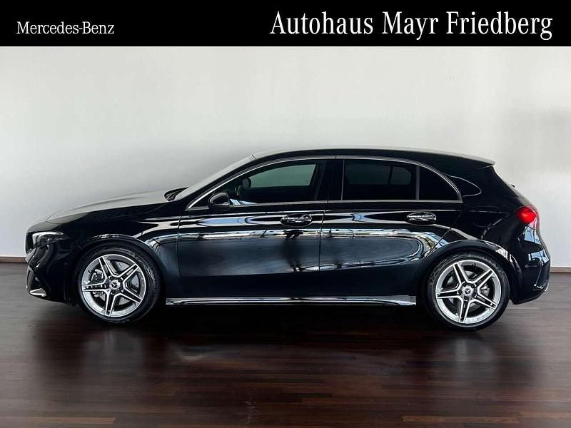Gebraucht Mercedes A250 Advanced Plus 224 PS (164 kW) 2024 Lack kosmosschwarz Limousine