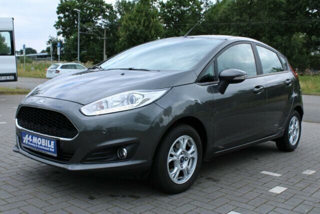 Grau metallic Gebraucht 2016 Ford Fiesta SYNC Edition Kleinwagen | 7.499 € (Fairer Preis) - Bild 1/4