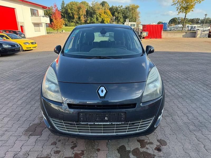 Grau Gebraucht 2011 Renault Scénic III Bose Edition Van / Kleinbus | 1.999 € (Superpreis) - Bild 1/4