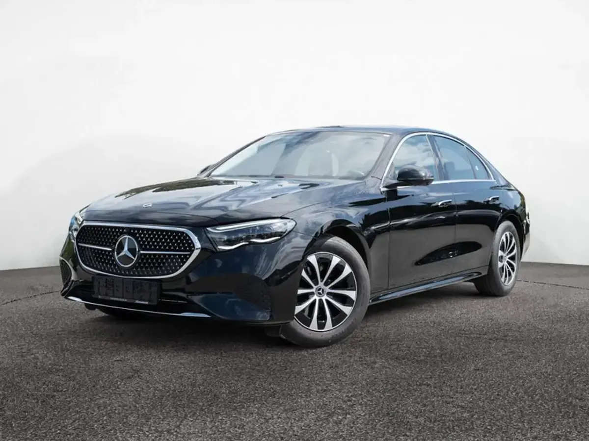 Gebraucht Mercedes E220 Avantgarde 197 PS (144 kW) 2025 Schwarz metalliclack obsidians Limousine