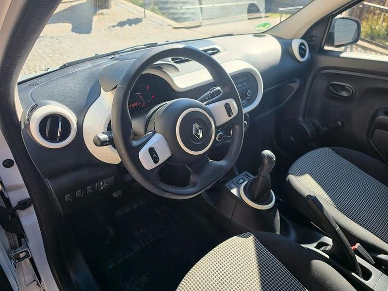 Używany Renault Twingo Life 71 KM (52 kW) 2016 Biały Hatchback