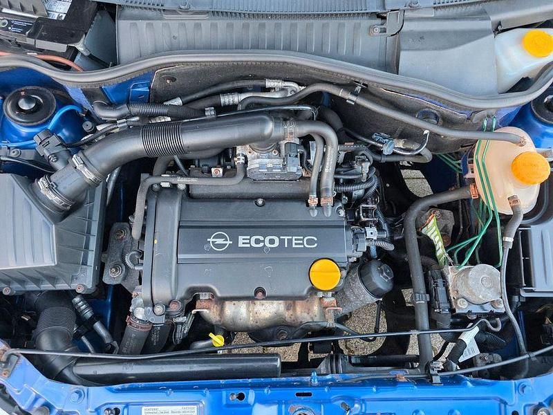 Gebraucht Opel Corsa 90 PS (66 kW) 2005 Blau Kleinwagen