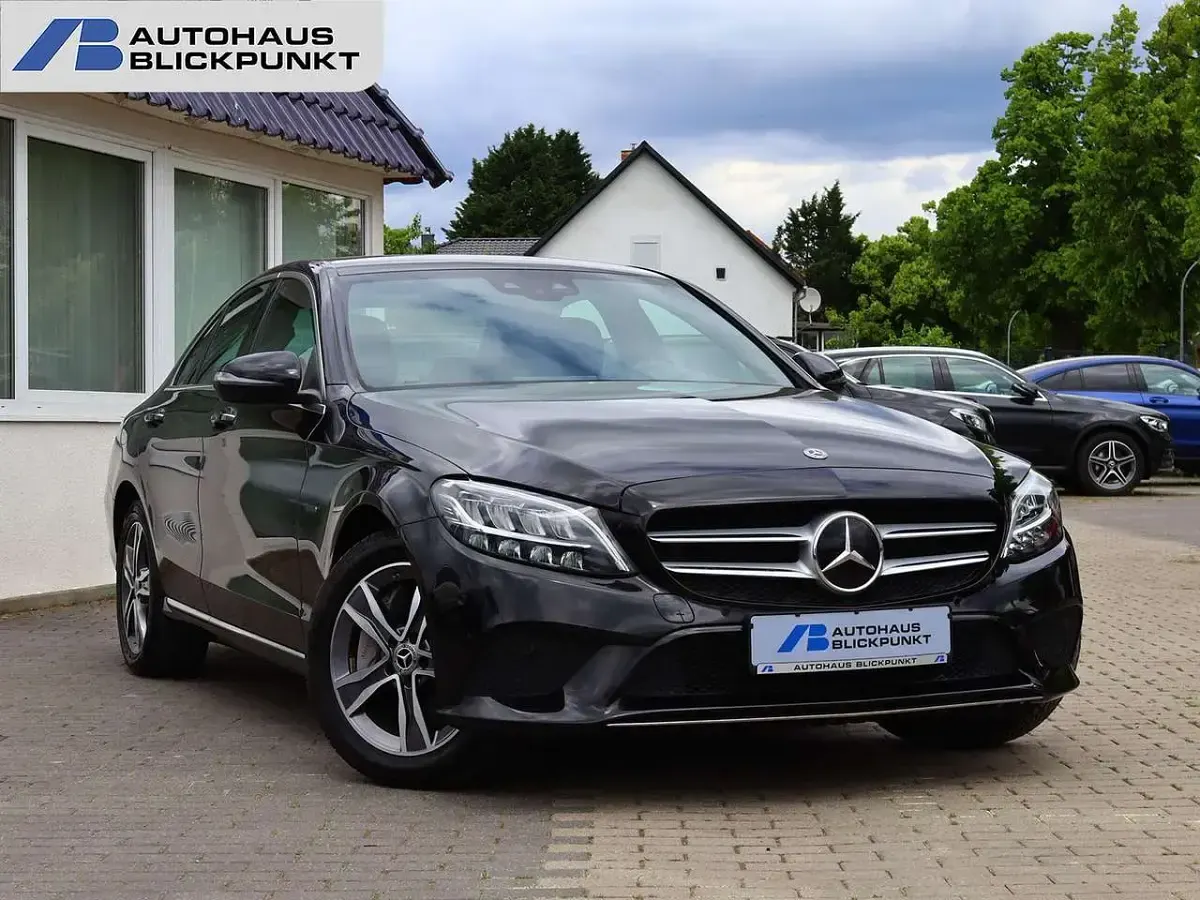 Gebraucht Mercedes C300e 306 PS (225 kW) 2020 Schwarz Limousine