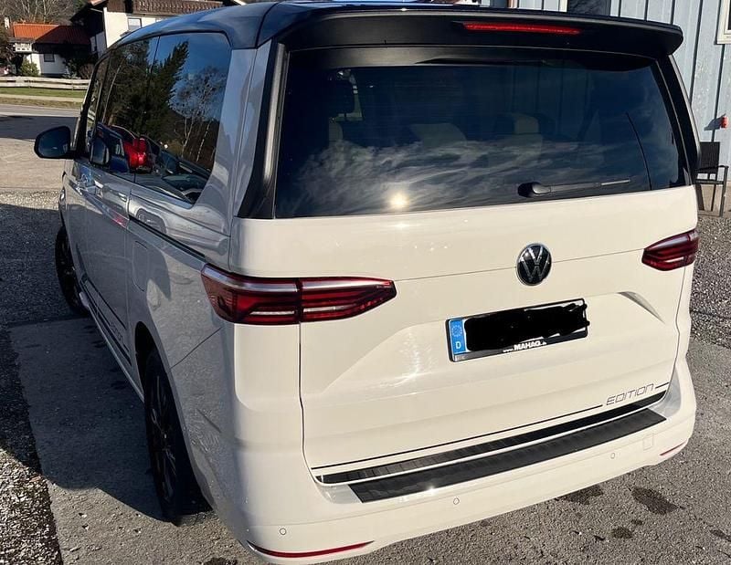 Gebraucht VW Multivan Edition 150 PS (110 kW) 2025 Weiß Van