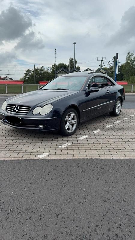 Blau Gebraucht 2005 Mercedes CLK200 Coupé | 5.500 € (Fairer Preis) - Bild 1/4