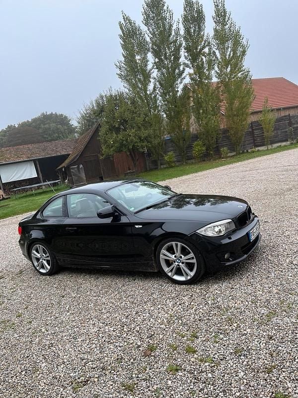 Gebraucht BMW 120 Coupé 186 PS (136 kW) 2011 Schwarz Coupé