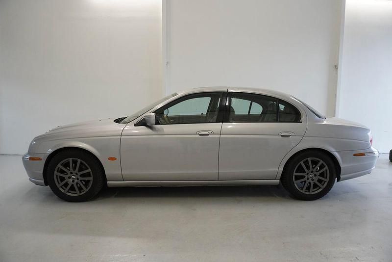 Second-hand Jaguar S-Type S 276 CP (202 kW) 2000 Argintiu Berlinǎ