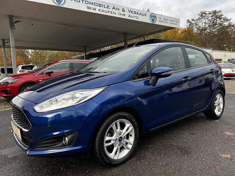 Blau Gebraucht 2016 Ford Fiesta Celebration Limousine | 6.900 € (Fairer Preis) - Bild 1/4