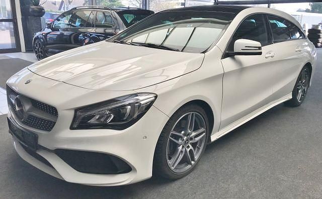Weiß Gebraucht 2018 Mercedes CLA220 Shooting Brake AMG Kombi | 21.490 € (Guter Preis) - Bild 1/4