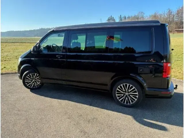 Gebraucht VW California Coast 199 PS (146 kW) 2019 Deep black perleffekt/indiumgrau metalli (metallic) Van