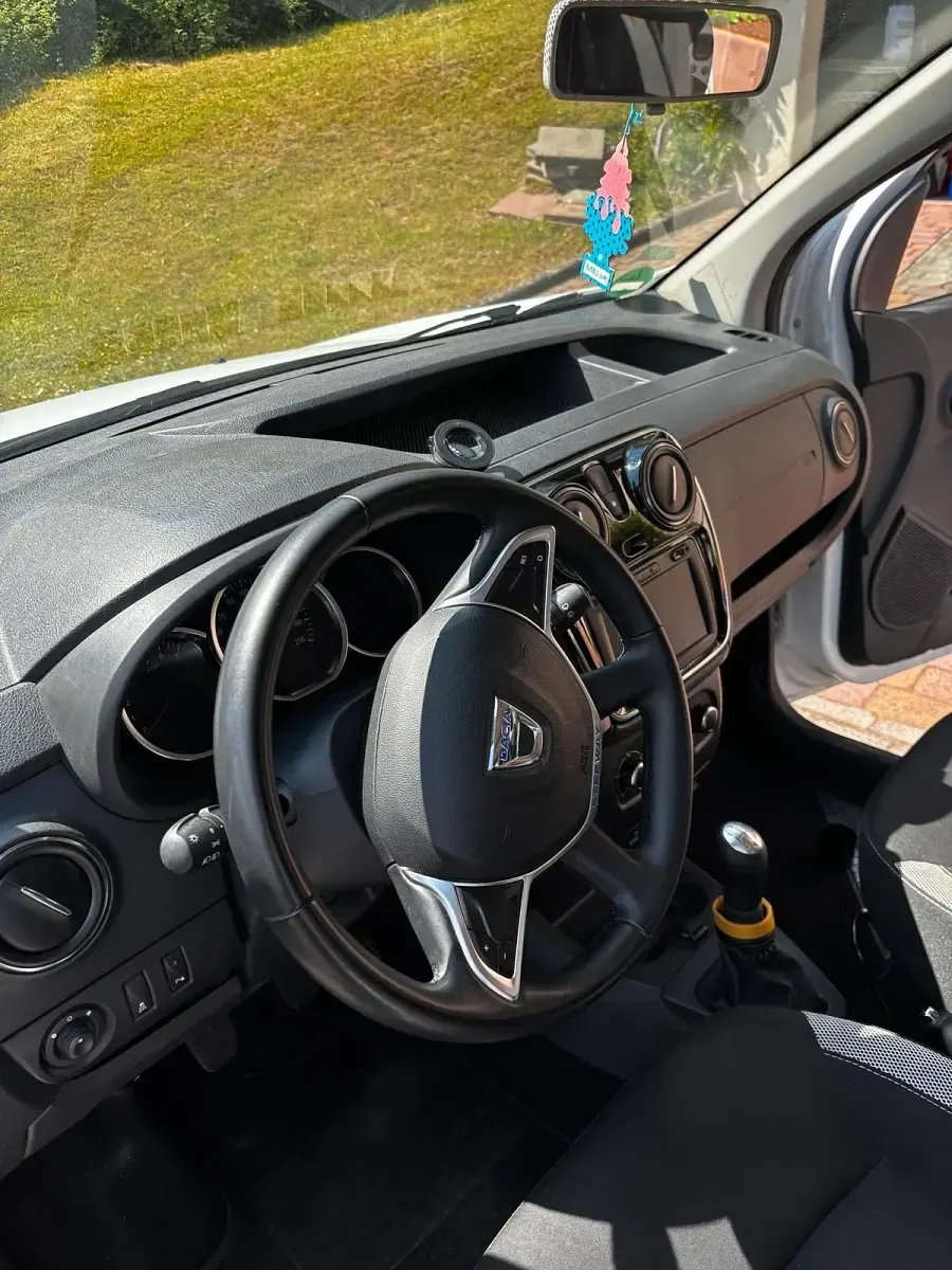 Gebraucht Dacia Dokker Stepway 102 PS (75 kW) 2019 Weiß Van / Kleinbus