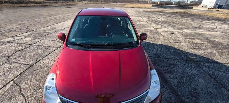 Gebraucht Nissan Tiida Acenta 110 PS (80 kW) 2008 Rot Limousine