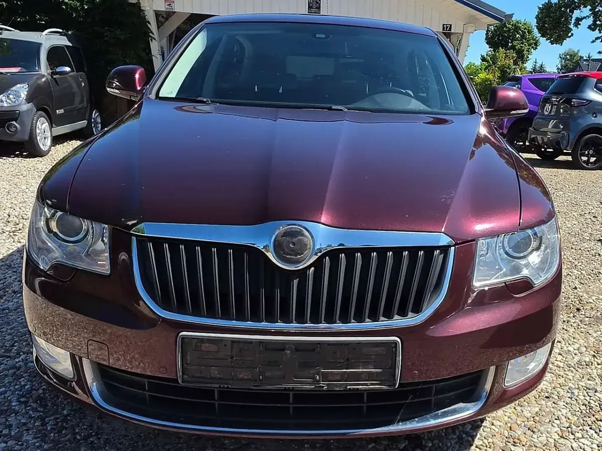 Gebraucht Skoda Superb Comfort 160 PS (117 kW) 2009 Rot Limousine
