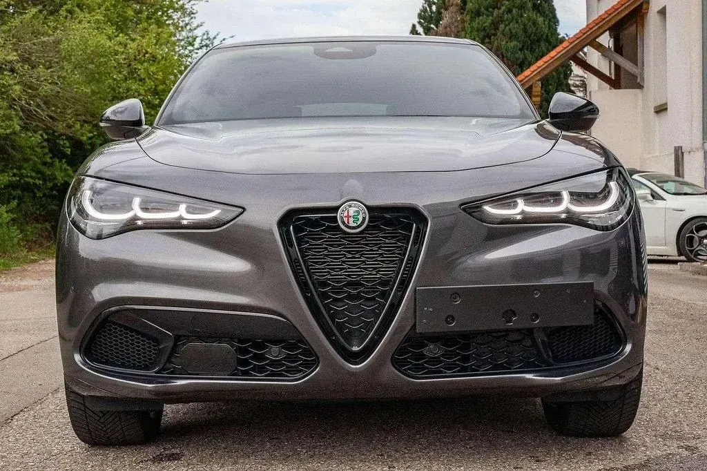 Gebraucht Alfa Romeo Stelvio Veloce 209 PS (153 kW) 2024 Grau SUV