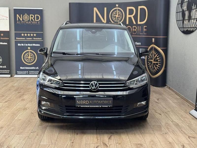 Gebraucht VW Touran 150 PS (110 kW) 2023 Schwarz Van / Kleinbus