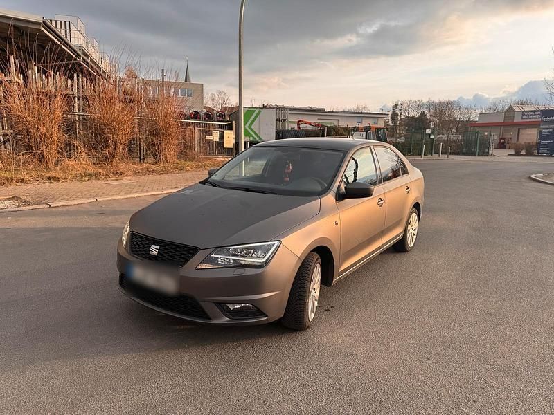 Blau Gebraucht 2015 Seat Toledo Limousine | 5.900 € (Fairer Preis) - Bild 1/4