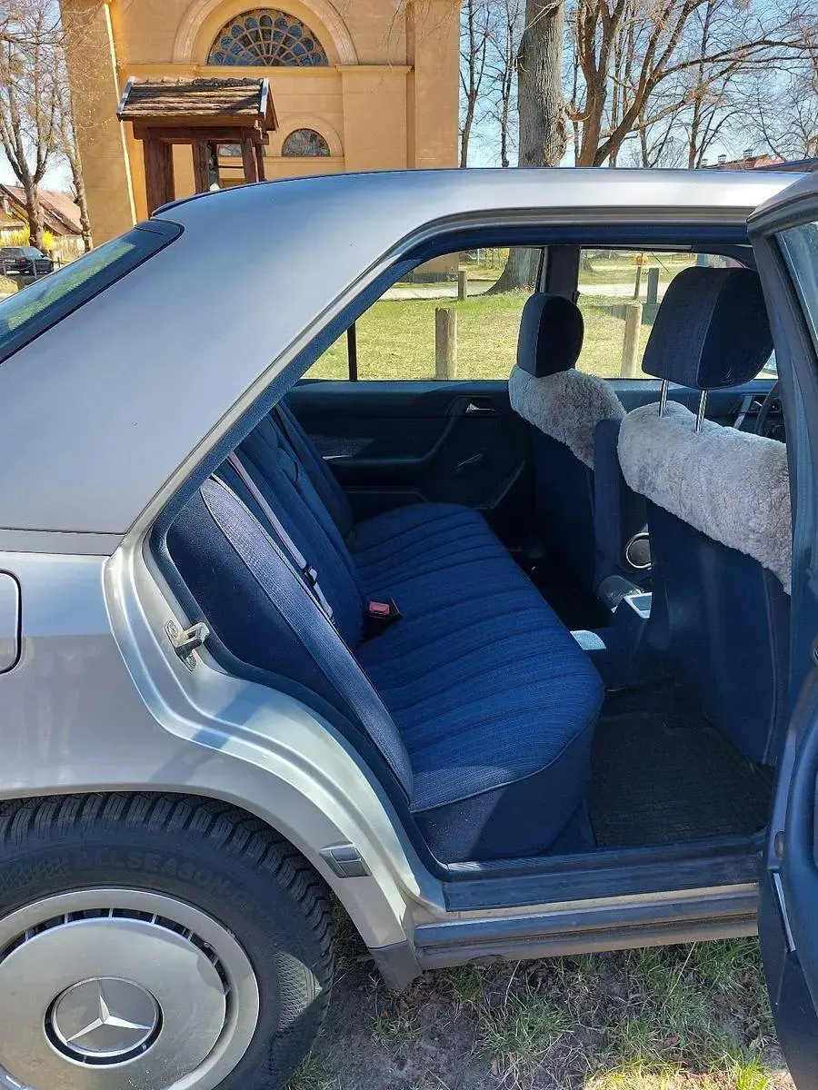 Gebraucht Mercedes 230 132 PS (97 kW) 1987 Grau Limousine
