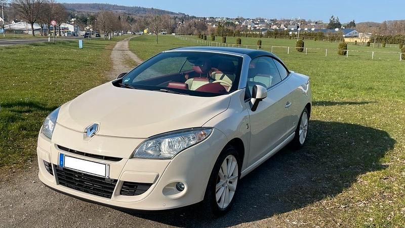 Gebraucht Renault Mégane Cabriolet Floride 131 PS (96 kW) 2012 Beige Cabrio