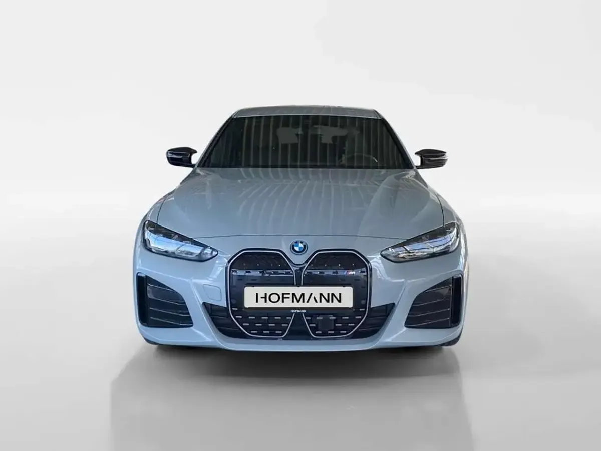 Gebraucht BMW i4 M Sport 400 kW (544 PS) 2024 M brooklyn grau metallic Limousine