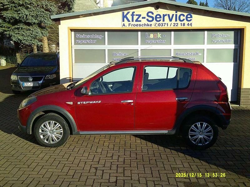 Second-hand Dacia Sandero Stepway 87 CP (63 kW) 2010 Roșu Hatchback