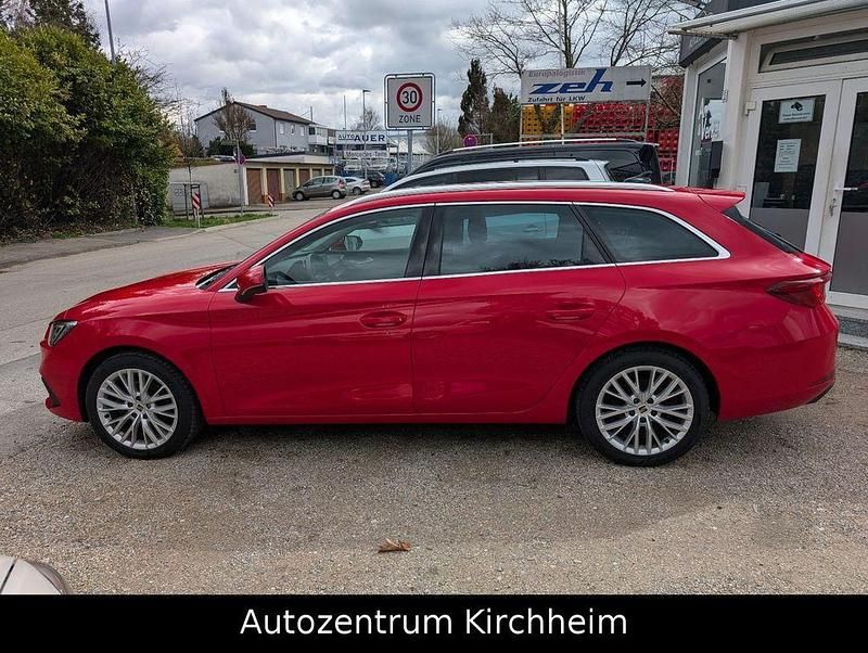 Gebraucht Seat Leon XCELLENCE 150 PS (110 kW) 2022 Rot Limousine