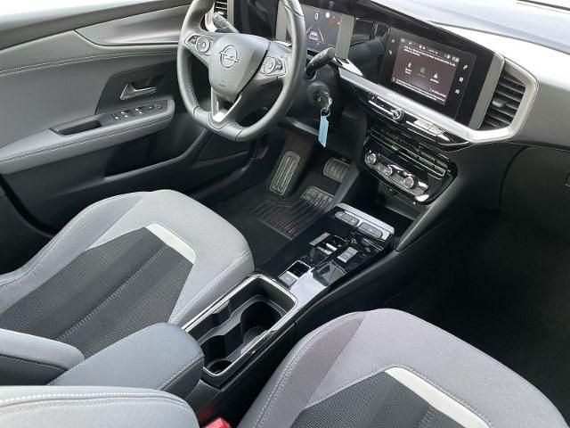 Gebraucht Opel Mokka Elegance 131 PS (96 kW) 2022 Kontrast grau/quarz silber SUV