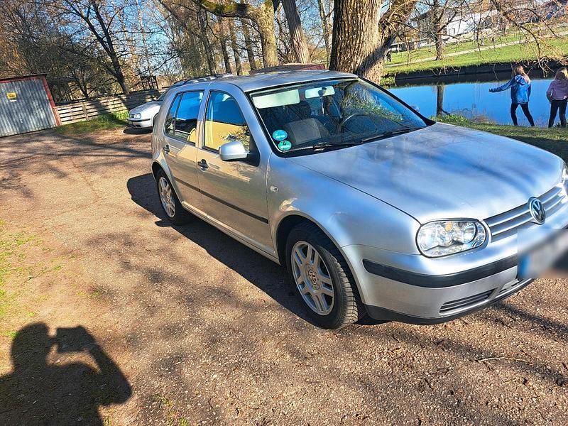 Gebraucht VW Golf IV 102 PS (75 kW) 2000 Silber Kleinwagen