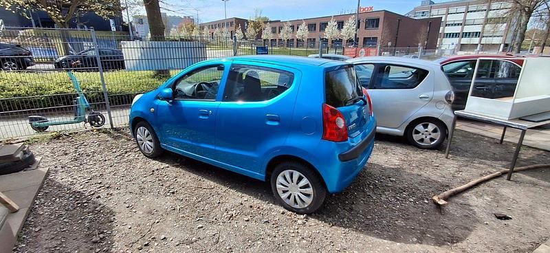 Gebraucht Nissan Pixo 68 PS (50 kW) 2013 Blau Kleinwagen