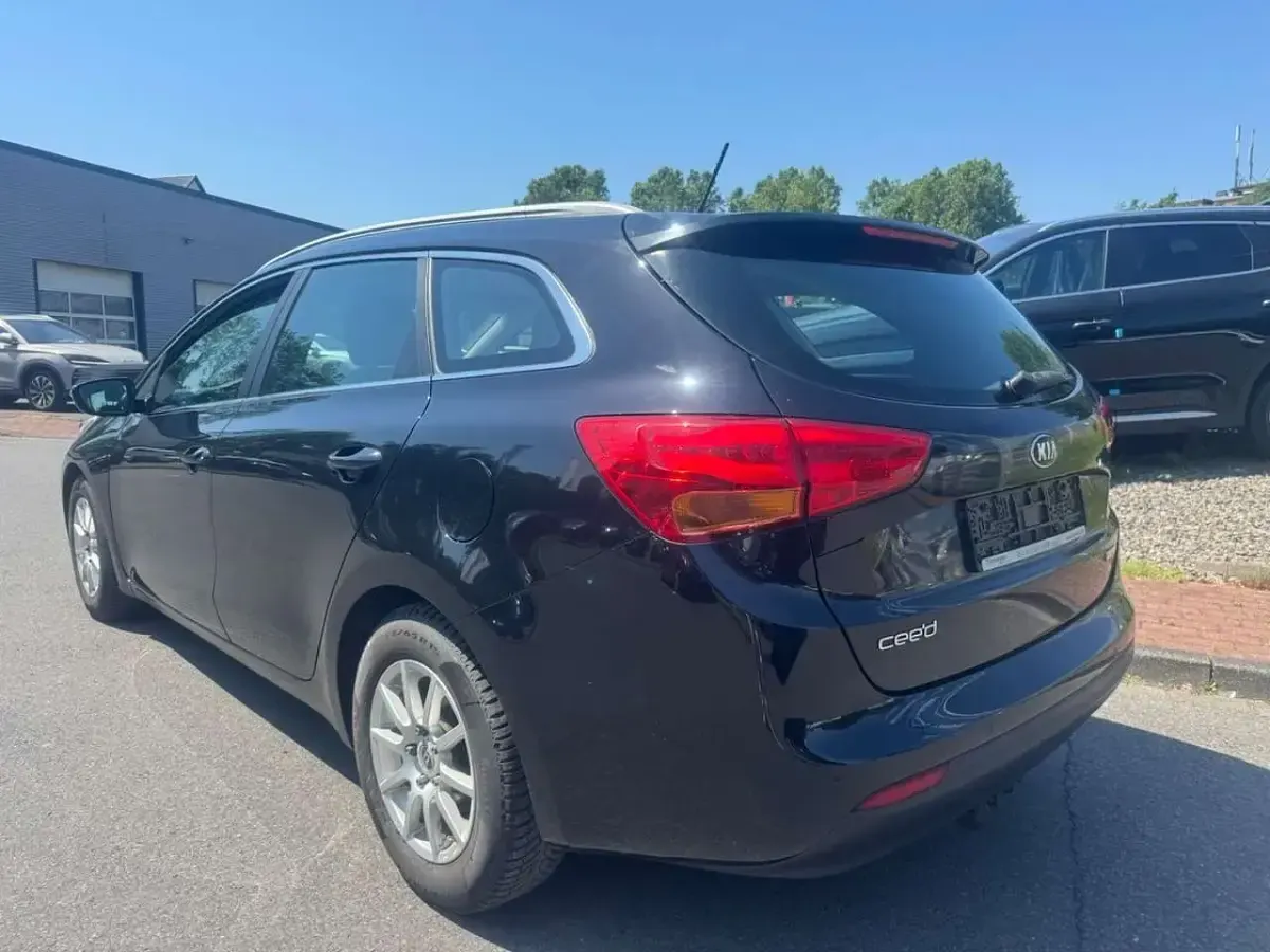 Gebraucht Kia Ceed Edition 7 135 PS (99 kW) 2014 Schwarz Kleinwagen