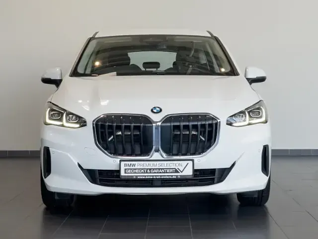 Gebraucht BMW 218 Active Tourer Sport Line 150 PS (110 kW) 2023 Alpinweiss iii Van / Kleinbus
